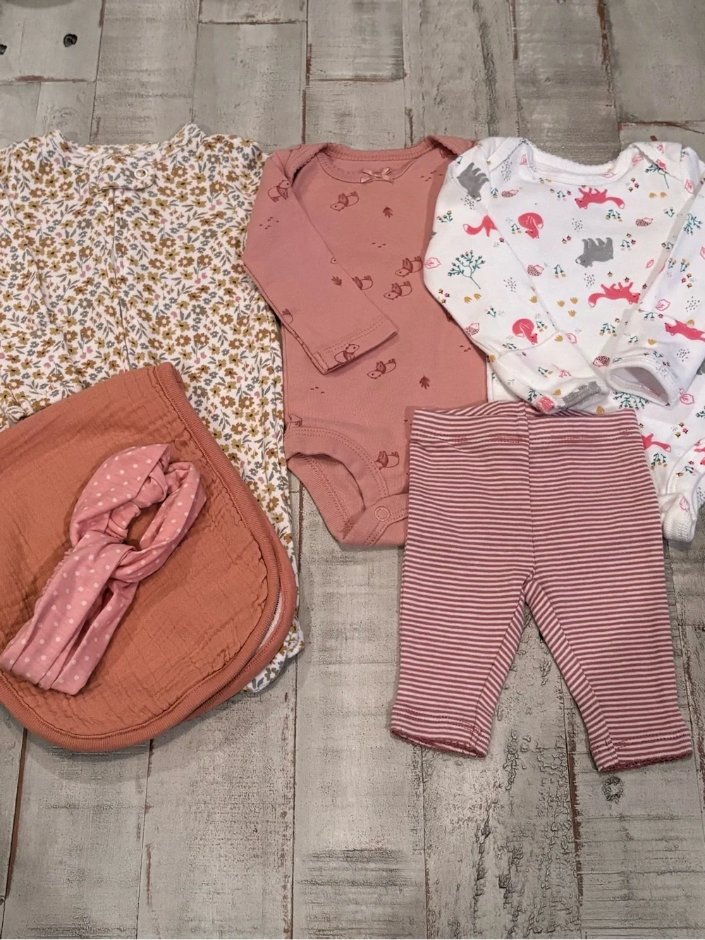 Carter’s 6 Piece Newborn Baby Girl Bundle